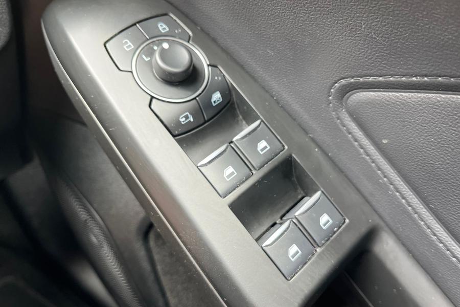 Ford FOCUS Photo autoimg-3b9ebf0be0520239dbb4cf11282f1e457d855670.jpg