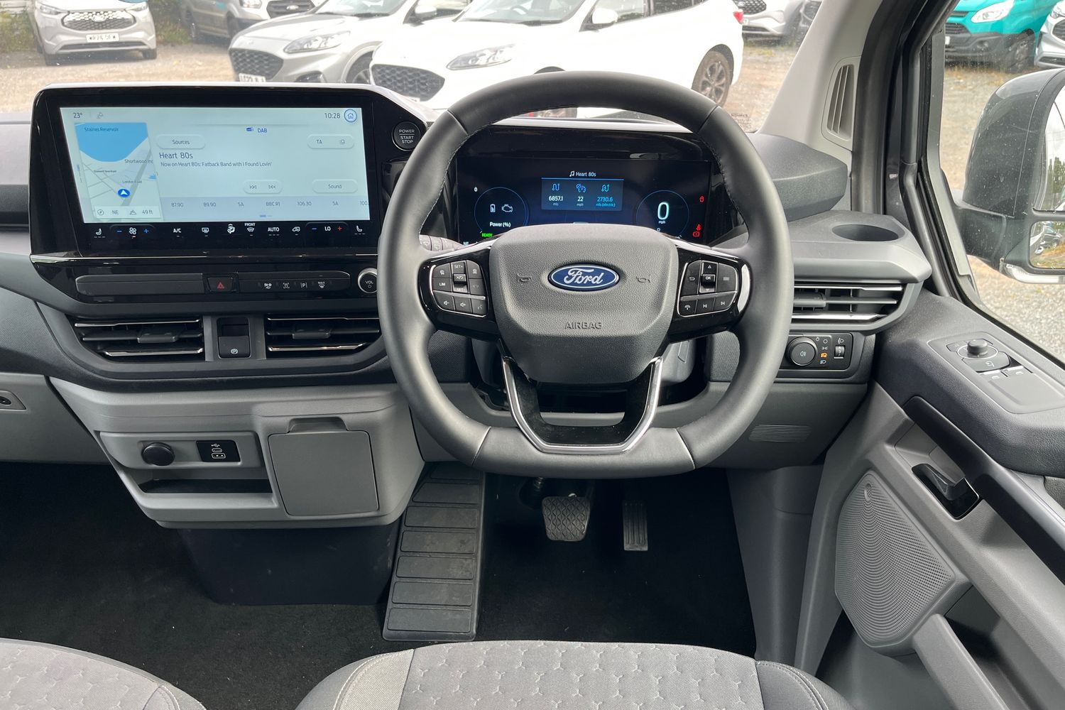 Ford TOURNEO CUSTOM Photo 23