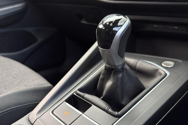 VOLKSWAGEN Golf Photo 23