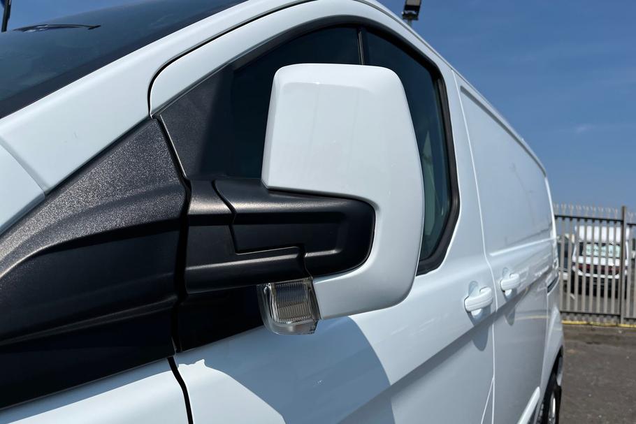 Used Ford TRANSIT CUSTOM AMZ4755 26