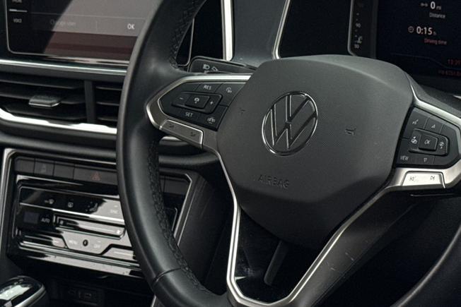 VOLKSWAGEN T-Roc Photo 36