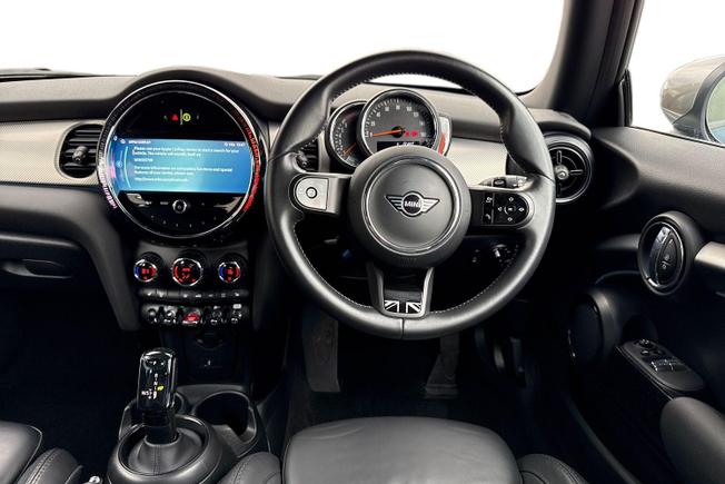 MINI Hatch Photo 11