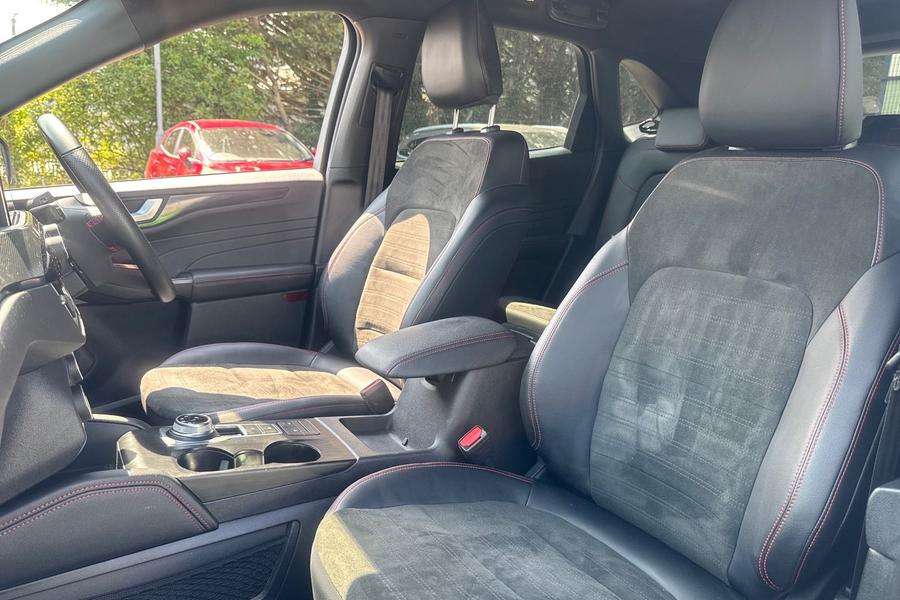 Ford KUGA Photo autoimg-3bb37f3c54415e3df1532b788d233becc115c6a9.jpg