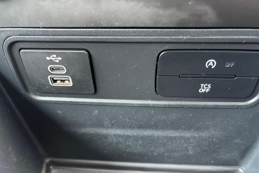 Ford ECOSPORT Photo autoimg-3bb47275a2ff8121b64c7641101bc1343f461481.jpg