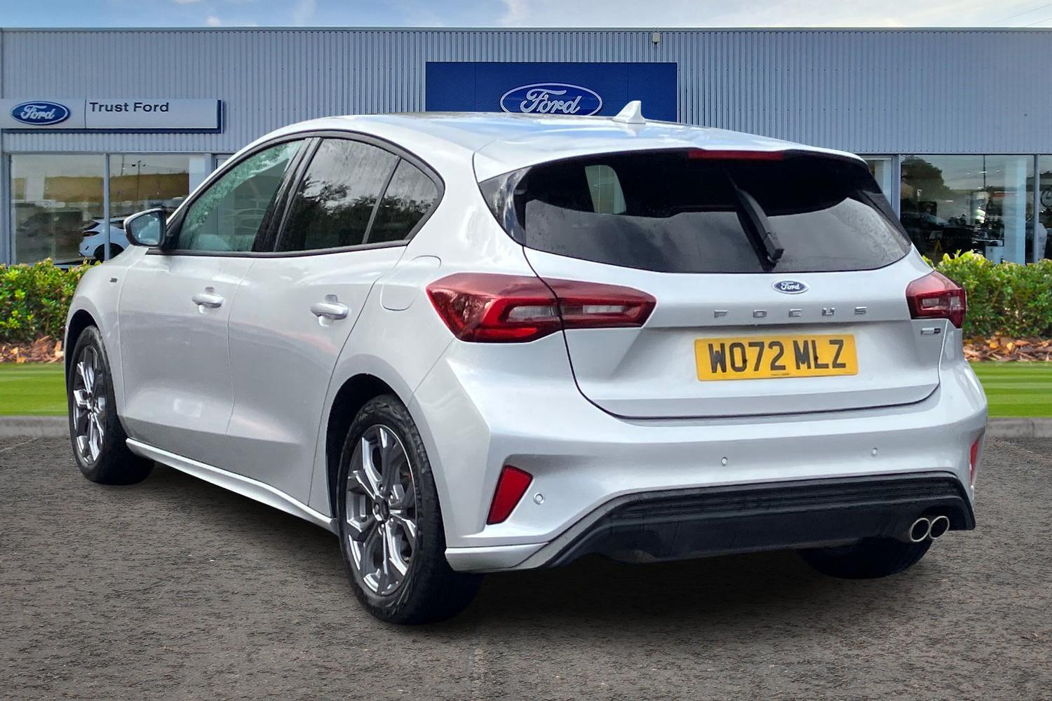 Ford FOCUS Photo 1