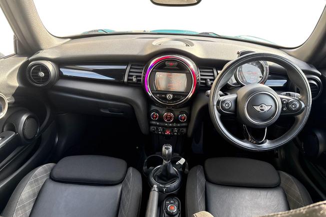 MINI Hatchback Photo 10