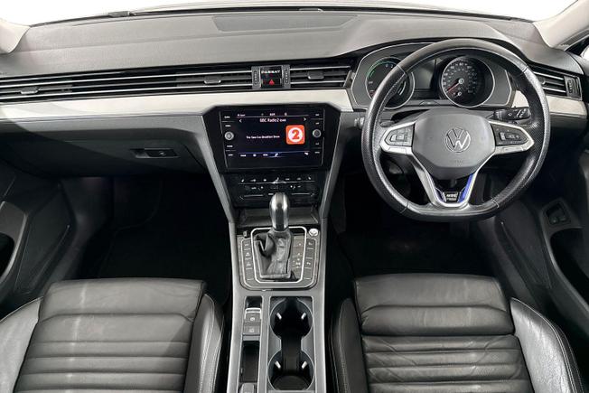 VOLKSWAGEN Passat Photo 10