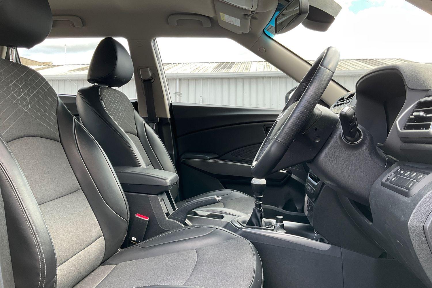 SsangYong TIVOLI Photo 16