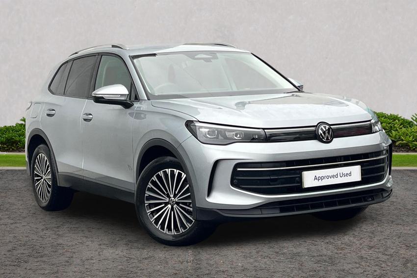 used-2025-volkswagen-tiguan-1-5-etsi-150-match-5dr-dsg-32-795-4-268