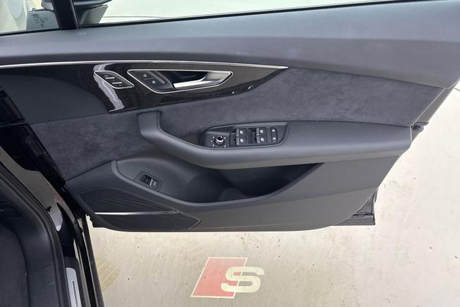 AUDI Sq7 Photo 29