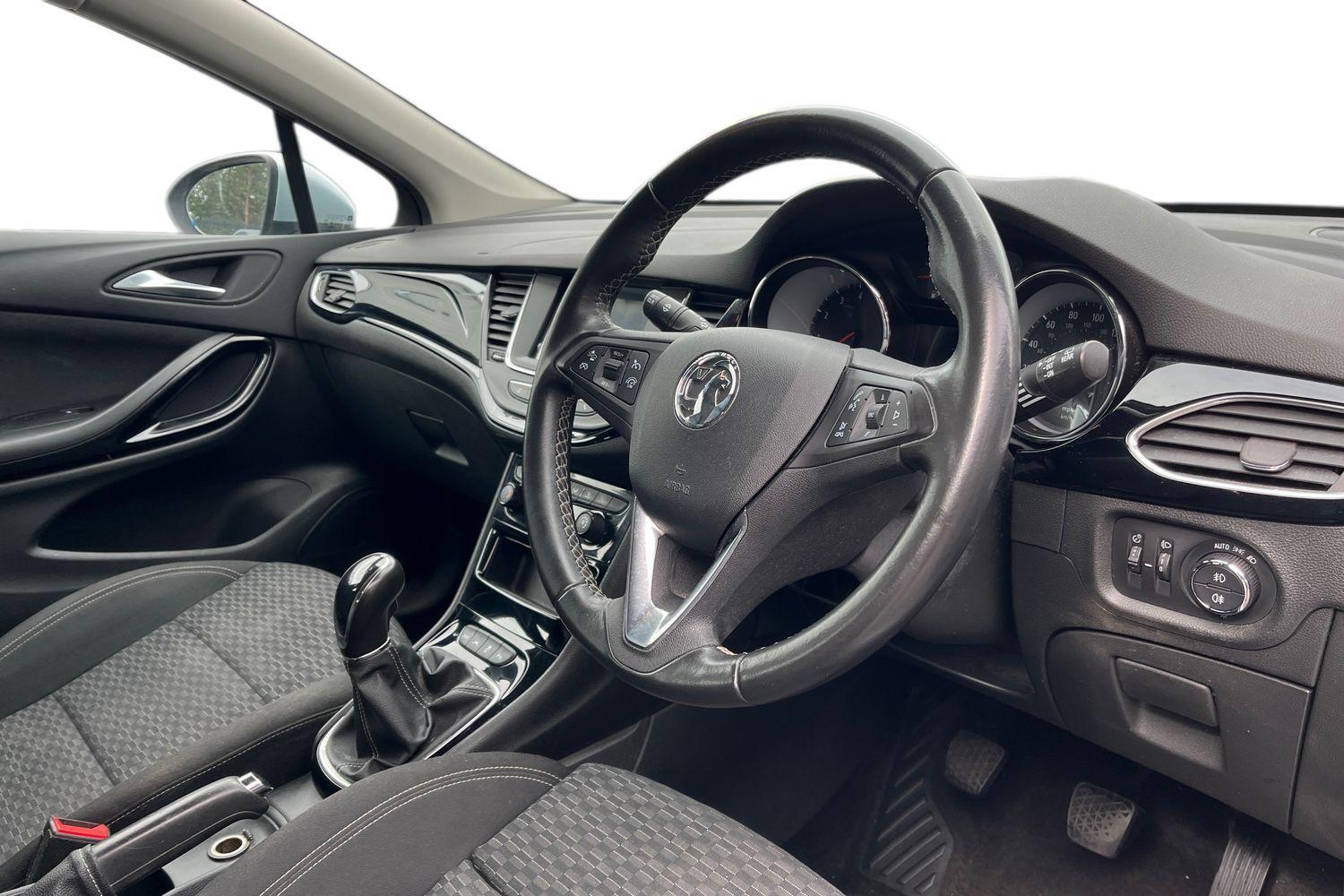 Vauxhall ASTRA Photo 8