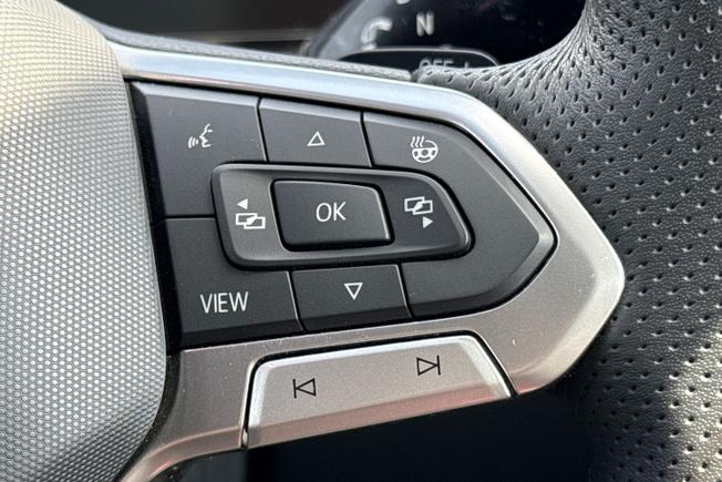 VOLKSWAGEN Tiguan Photo 17