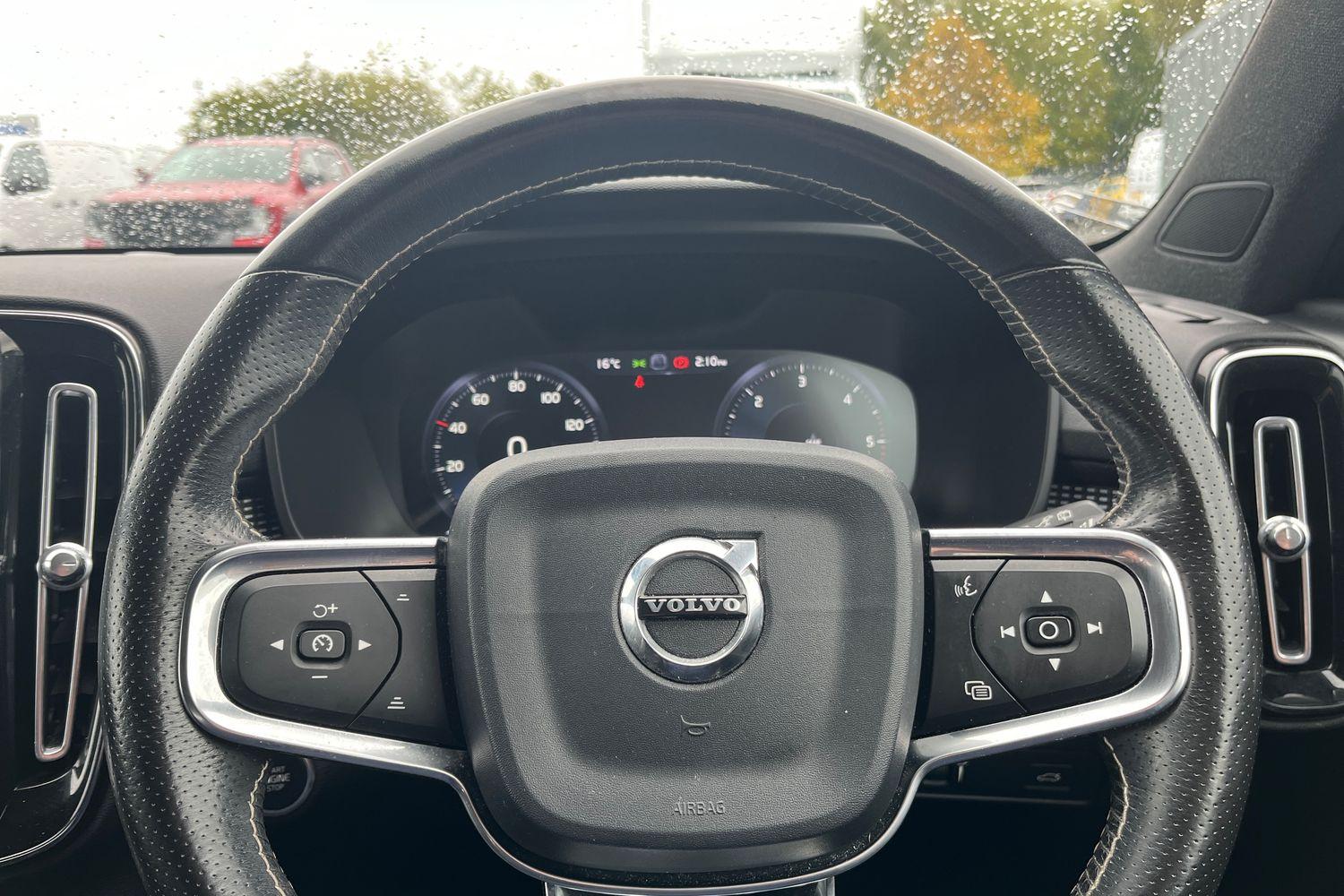 Volvo XC40 Photo 11