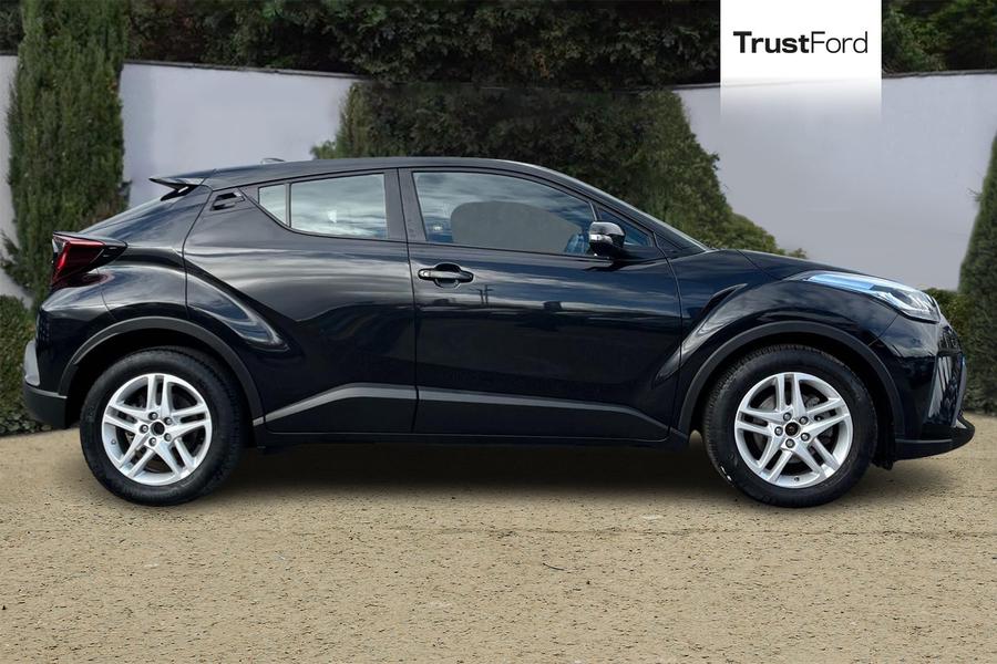 Toyota C-HR Photo autoimg-3bd65379e1ee809aef37ceb5b1adadec9383bc5f.jpg
