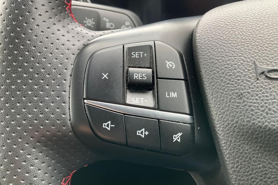 Ford KUGA Photo autoimg-3bd87a92e62931d06de9afc720309b55eaf79099.jpg