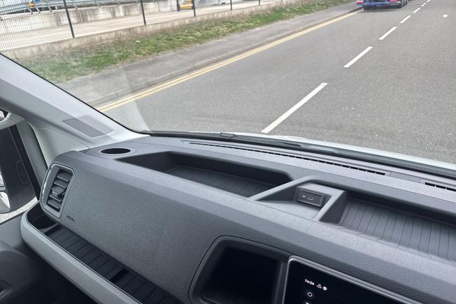 VOLKSWAGEN Crafter Photo 40