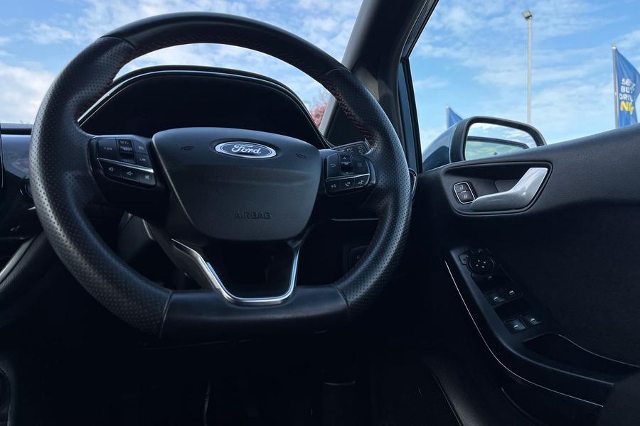 Ford FIESTA Photo autoimg-3bde4ae5871bf43ea62ed981d9bcf1fcd2631fb5.jpg