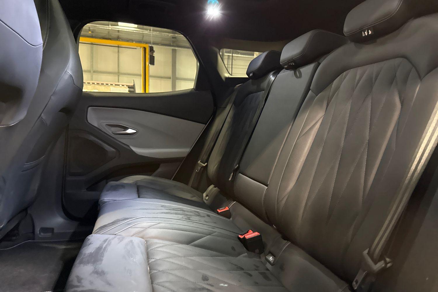 Ford Explorer Photo 19