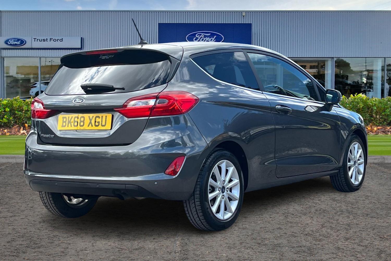 Ford Fiesta Photo 3