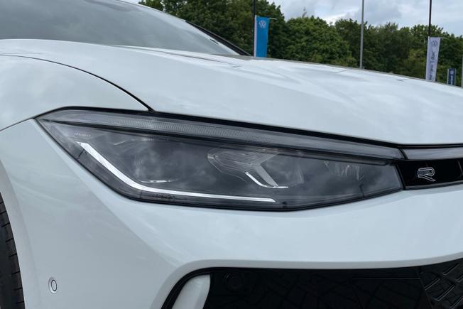 VOLKSWAGEN Passat Photo 19