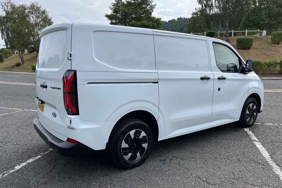 Ford E-TRANSIT CUSTOM Photo autoimg-3be8f9ddf795559a8f7cbc4aca89ea58024adbe3.jpg