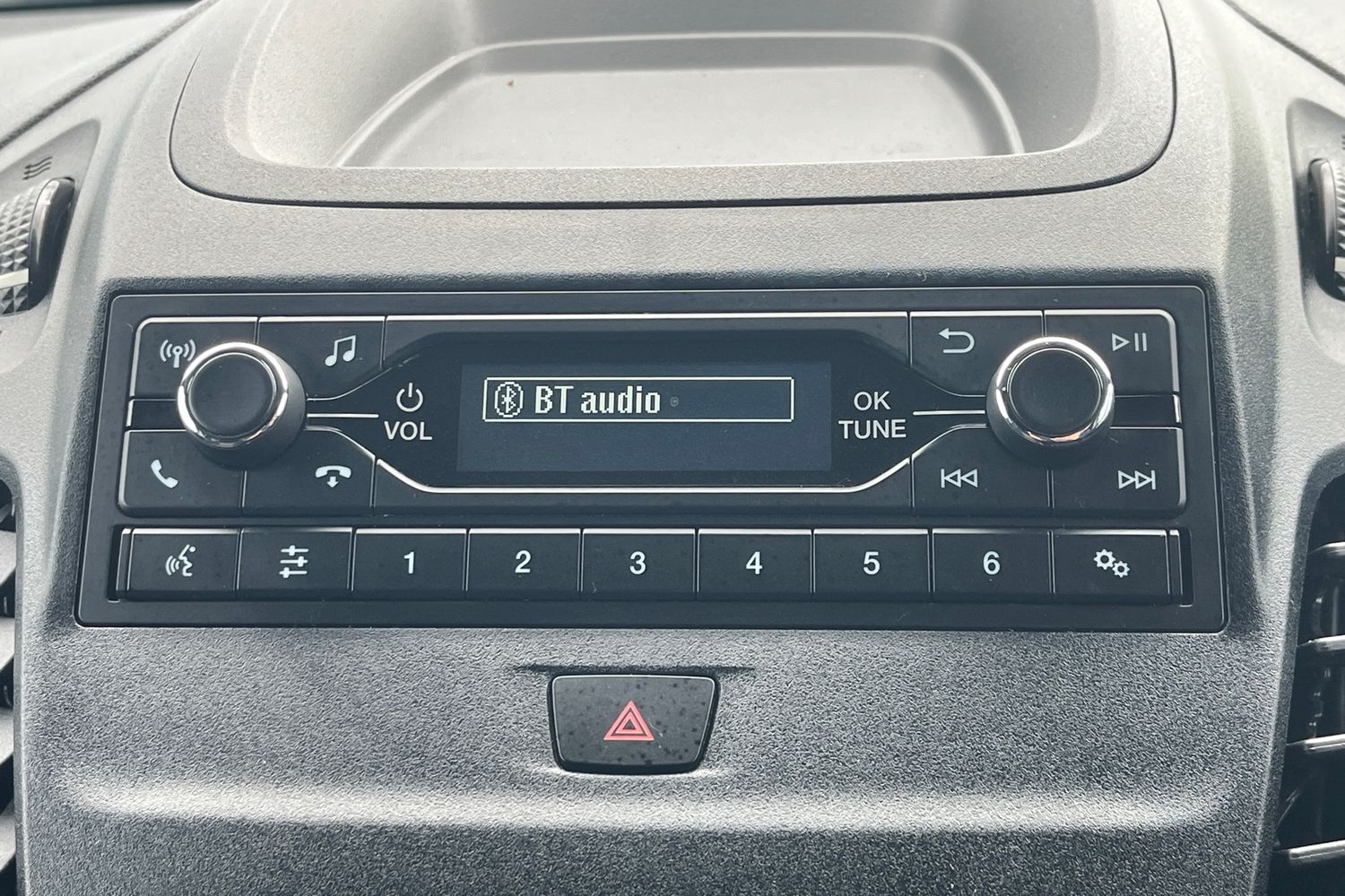 Ford TRANSIT CONNECT Photo 25
