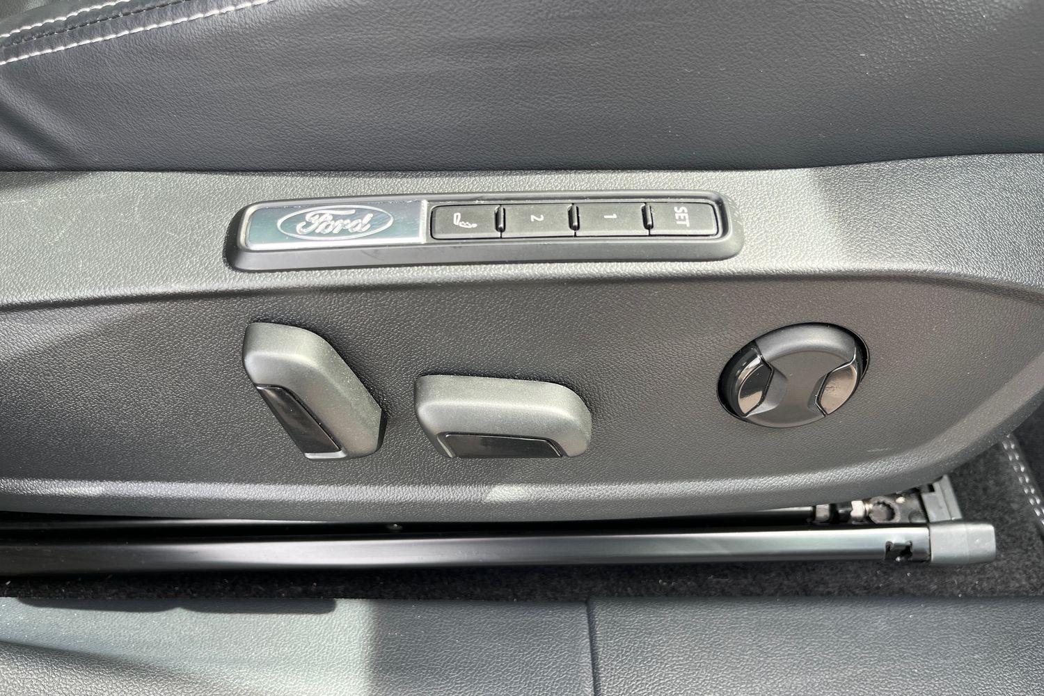 Ford Explorer Photo 34