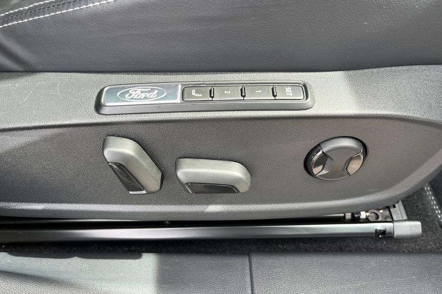 Ford Explorer Photo autoimg-3bf47a5cf818bb7ed4fdb7a5e344d05743ae69ed.jpg