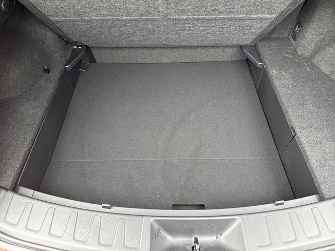 LEXUS Ux Photo 41