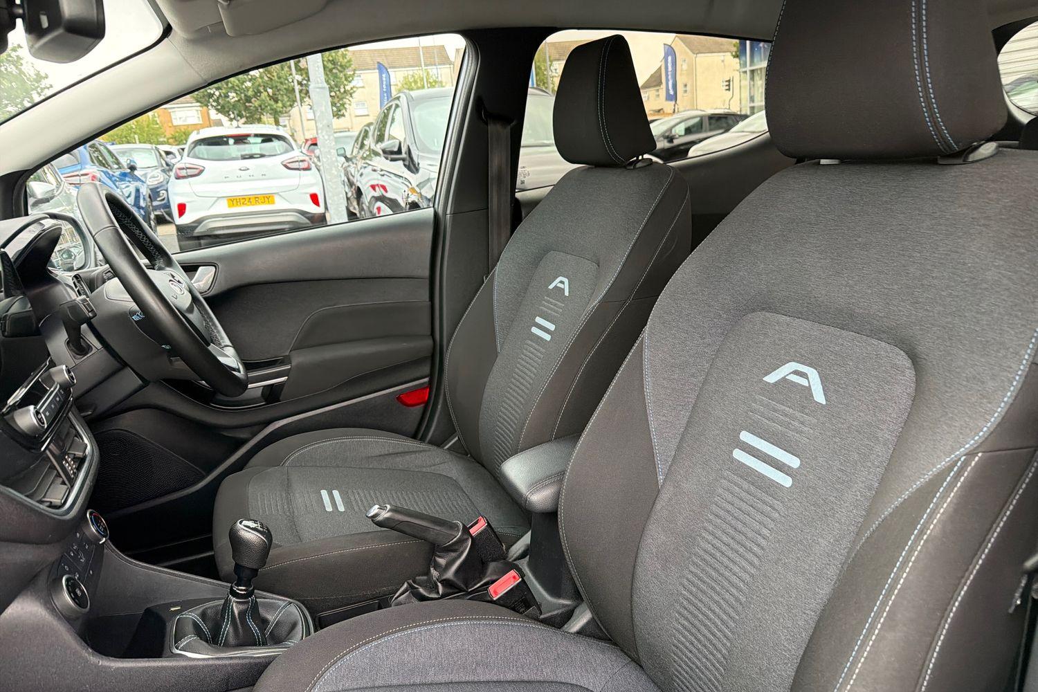 Ford Fiesta Photo 18