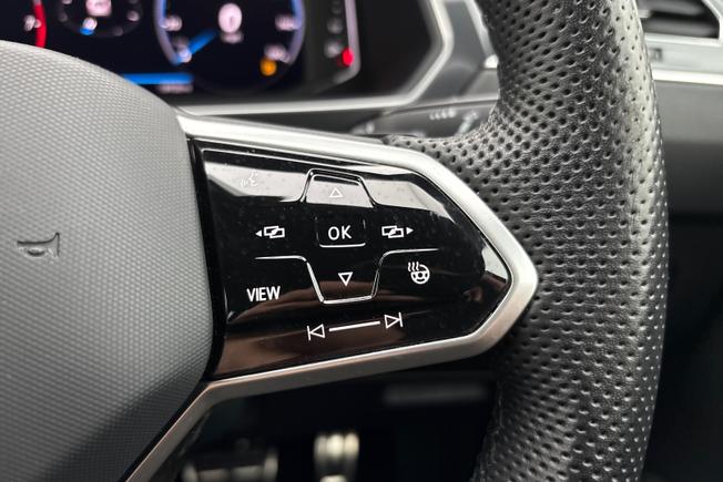 VOLKSWAGEN Tiguan Photo 17