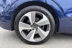Audi e-tron Photo 5