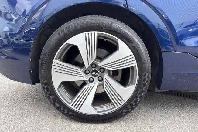 Audi e-tron Photo 5