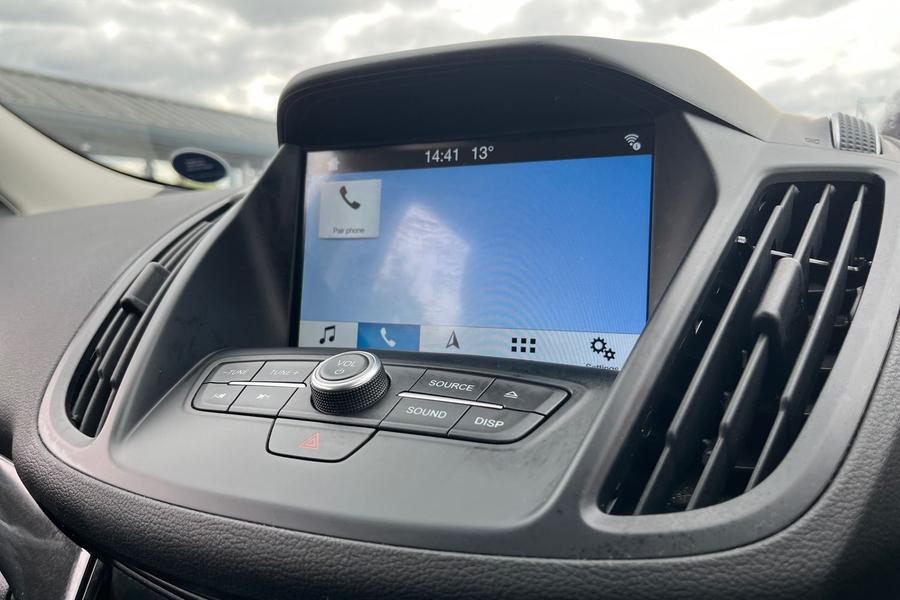 Ford KUGA Photo autoimg-3bfb42ac6a767e0ceb5c93fa9052b4489a30d41f.jpg