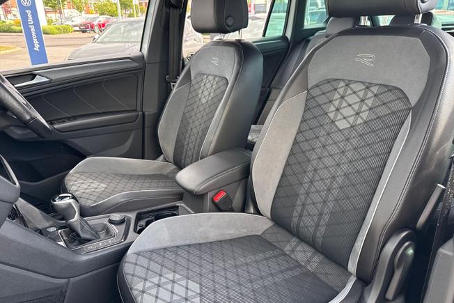 VOLKSWAGEN TIGUAN Photo 21