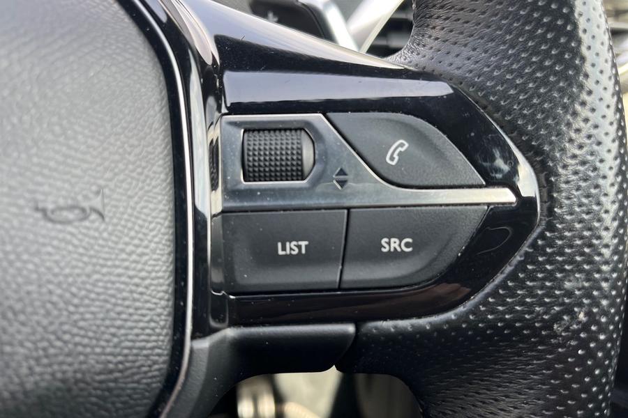 Peugeot 5008 Photo autoimg-3bfc10aa864b5552bf1412f48dd21aa90fa9ed37.jpg
