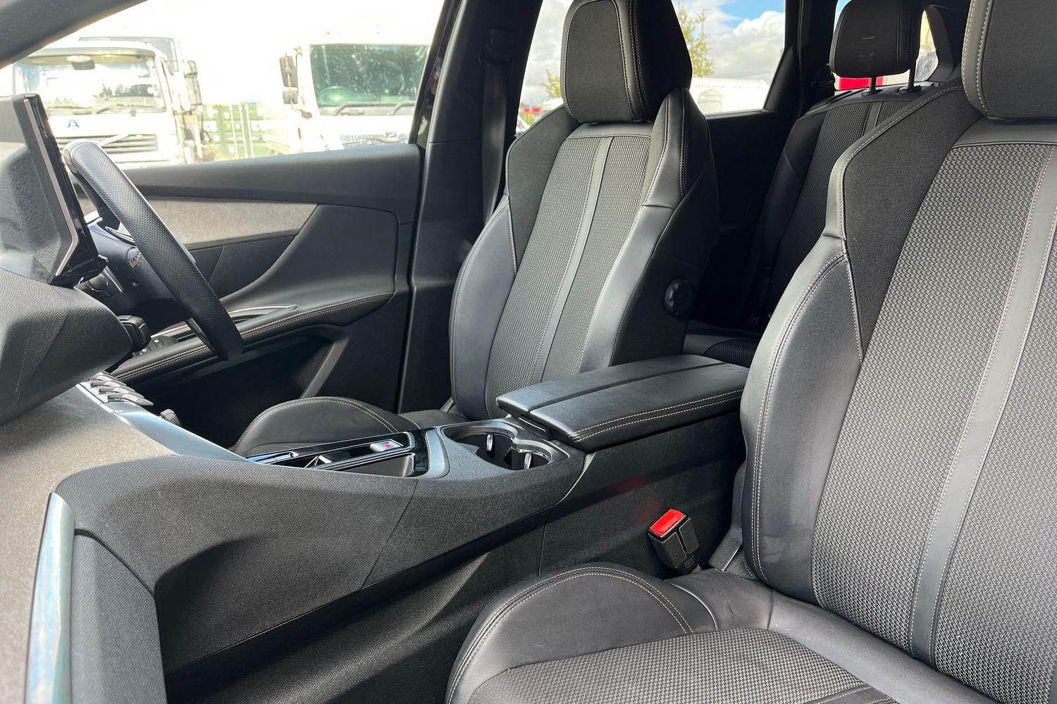Peugeot 5008 Photo 18