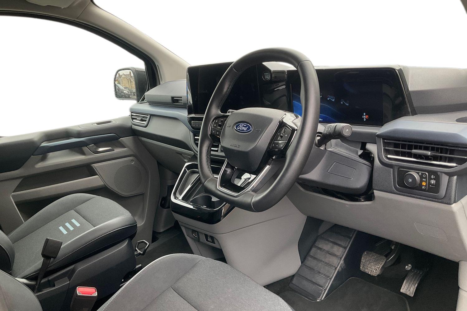 Ford TOURNEO CUSTOM Photo 13