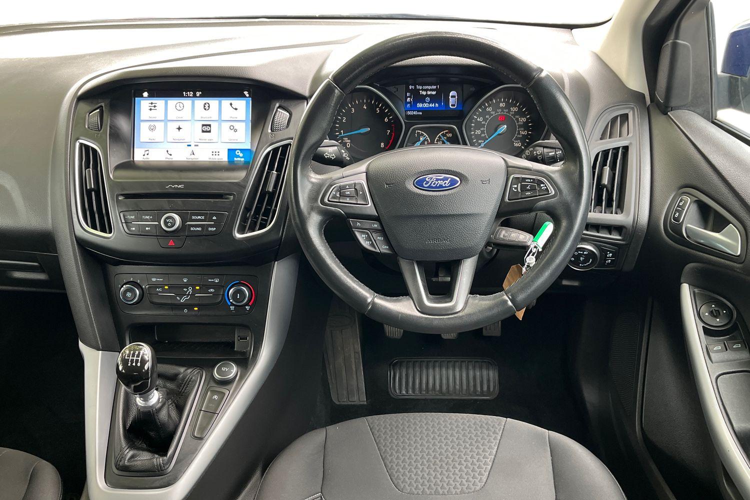 Ford FOCUS Photo 10