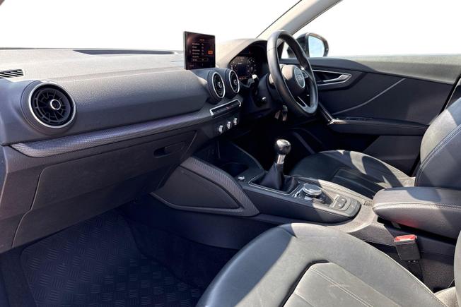 Audi Q2 Photo 2