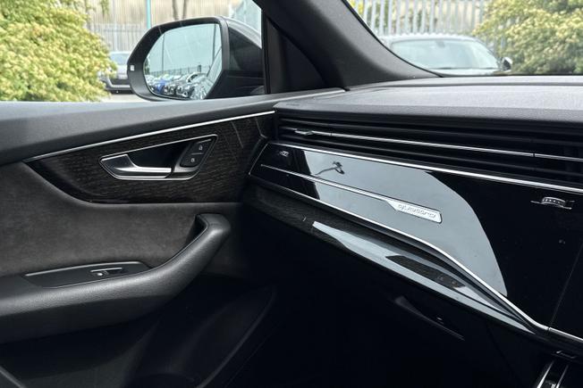 Audi Q8 Photo 38