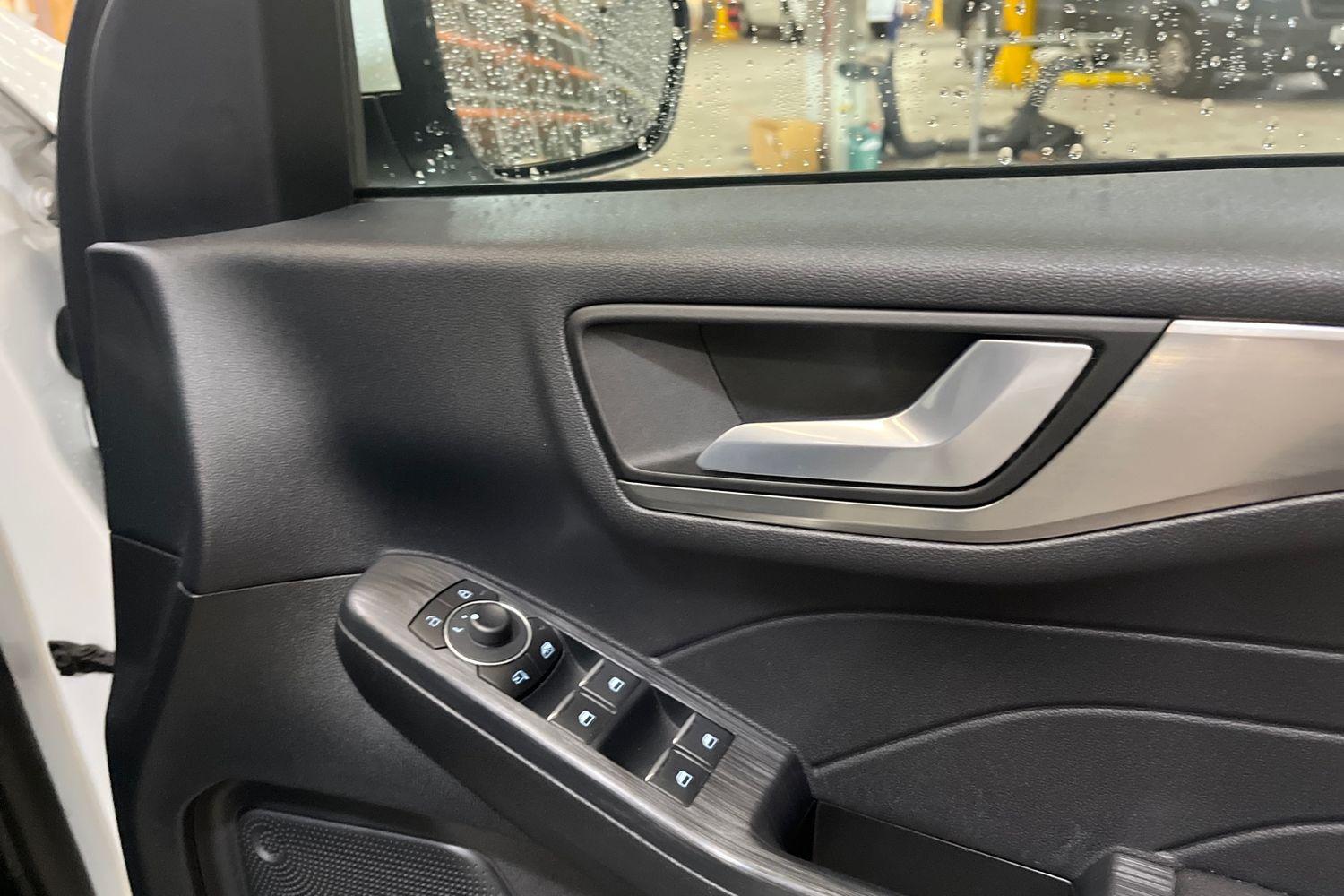 Ford KUGA Photo 24
