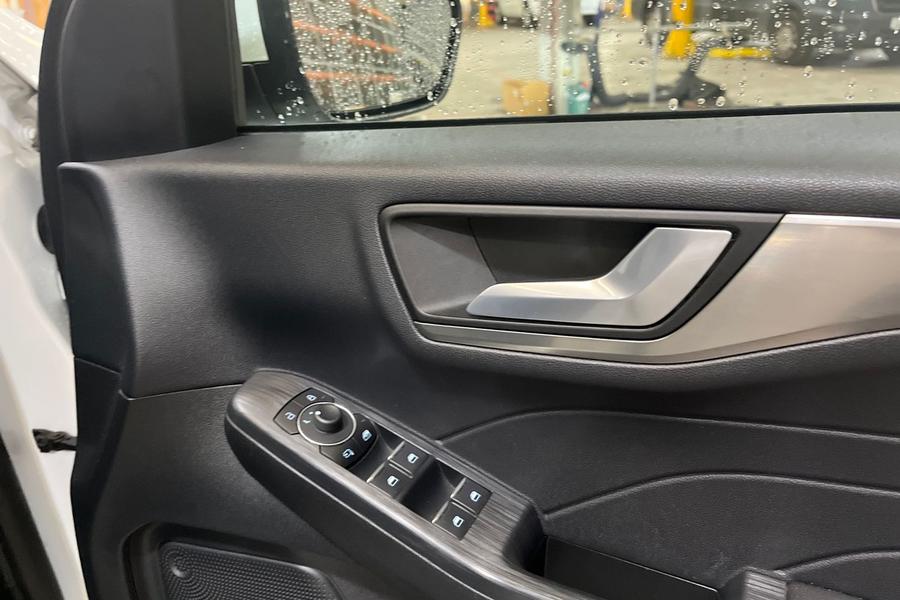 Ford KUGA Photo autoimg-3c08c9c5a0e71e86ff5f3a05f2ce9a971f5f23e7.jpg