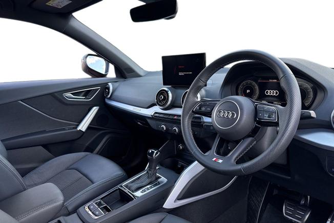 Audi Q2 Photo 6