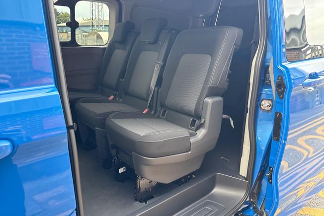 VOLKSWAGEN Transporter Kombi Photo 32