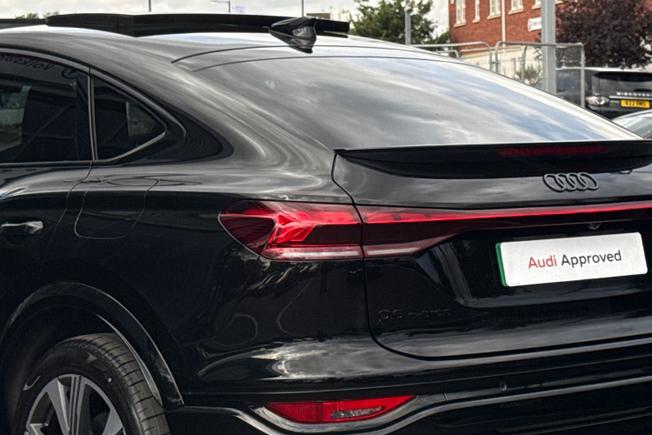 Audi Q6 e-tron Photo 50