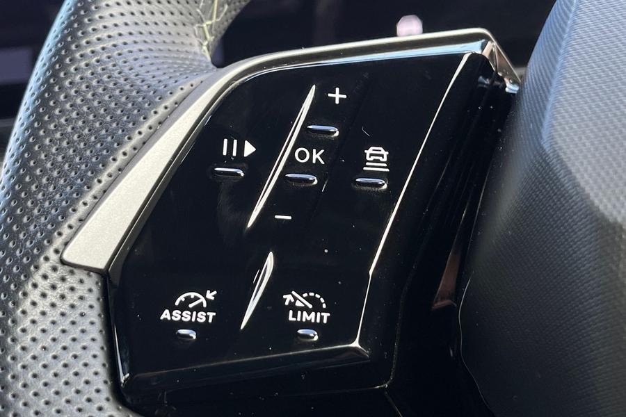 Peugeot E-3008 Photo autoimg-3c15ea80c6228fcfb000204d2693a9821219bd20.jpg