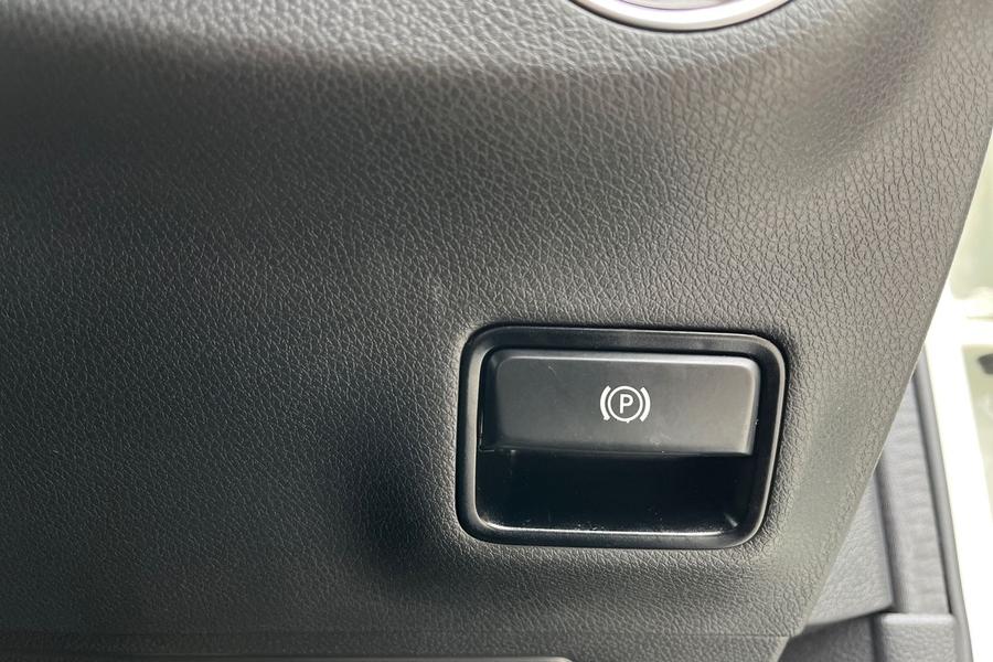 Mercedes-Benz GLA Photo autoimg-3c16d6d60e2d3cbd64bb562c3c48b7f26d8594bc.jpg