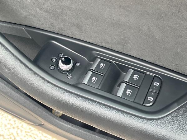 Audi A4 Photo autoimg-3c210f9688714a6adecaaddcc09f2ce104a17341.jpg