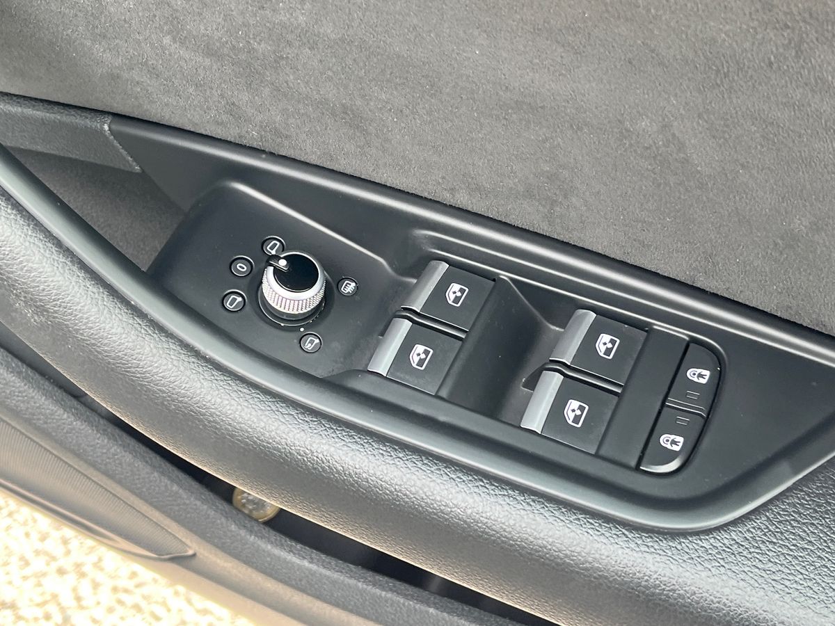 Audi A4 Photo 29